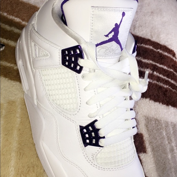Jordan 4 metallic purple size 8.5,10,10.5 - Picture 2 of 3